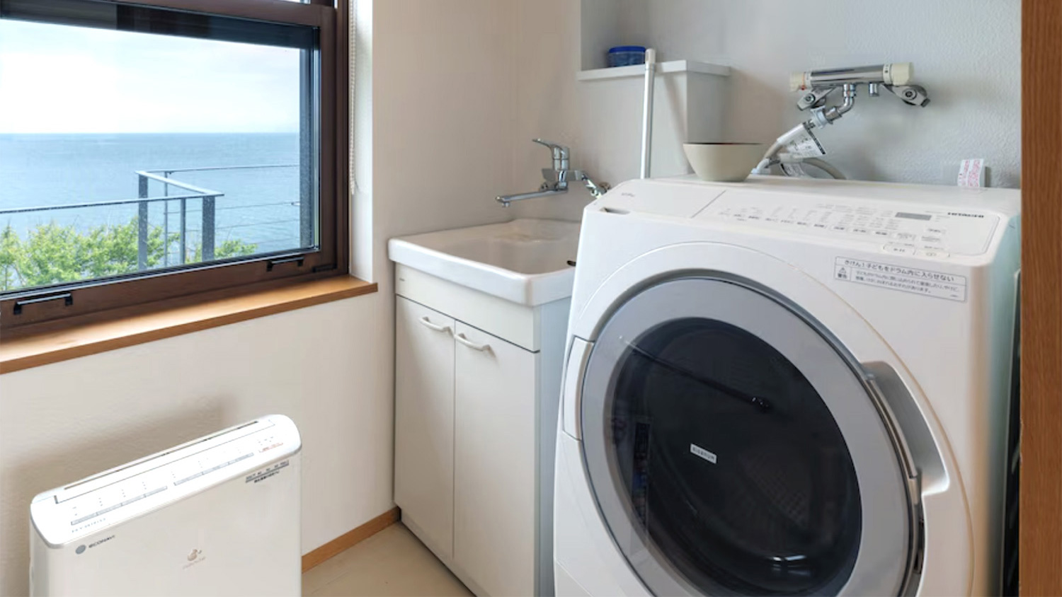 FACILITIES / ランドリールーム